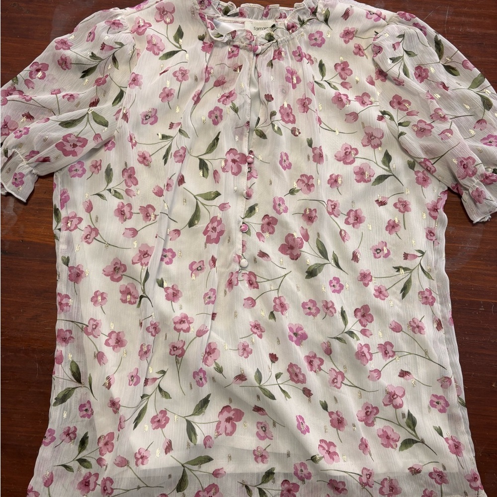 Chic Floral Blouse in Pink and White